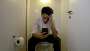 ¿Qué tomar para ir al baño más rápido y sin irritar el intestino?